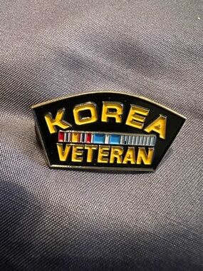 Korea Veteran Gold Tone Lapel or Hat Pin, excellent condition